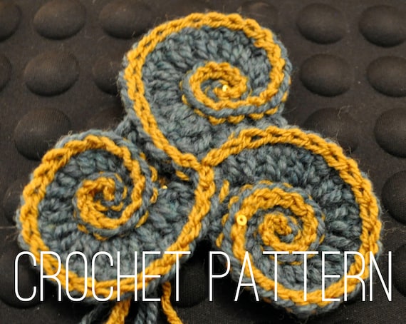 Crochet Motif Pattern - Triskelion // Freeform Crochet Spiral Motif DIY Applique