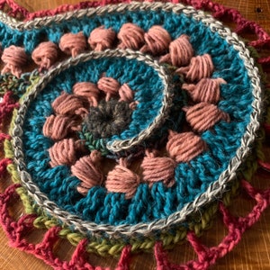 Freeform Crochet Pattern Swirly Paisley // Spiral Tutorial image 9