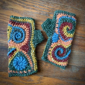 Freeform Crochet Fingerless Gloves Pattern image 5