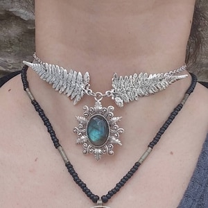 Fairycore Farnblätter Halskette mit ovalem Labradorit, Silberblatt Choker Halsband, Elfen Labradorit Choker, Labradorit Schmuck, Goblinkern