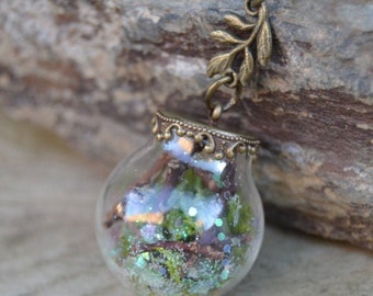 Collier bouteille de terrarium en verre branche enchantée avec mousse et paillettes, bijoux d'automne, cadeau botanique magique pour femme