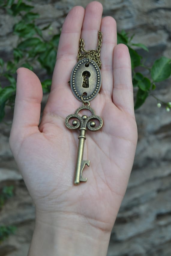 Steampunk key necklace online