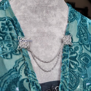 Witch knot pins with chain, silver steel viking cloak brooch, gothic collar pins, irish celtic witchy renaissance accessories 2 CHAINS