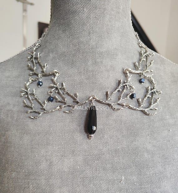 Gothic black stone necklace, Silver twig necklace, onyx necklace, fantasy statement branch necklace, medieval elven necklace magical jewelry