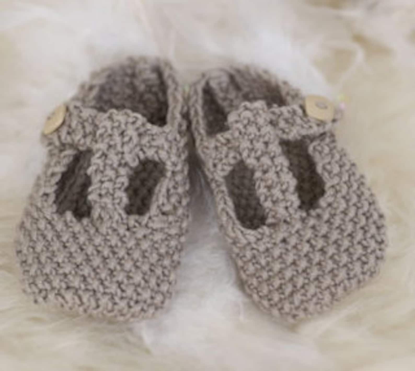baby knitting pattern for baby shoes . mary jane / t bar / ballet pumps dk yarn birth /12m boys girls