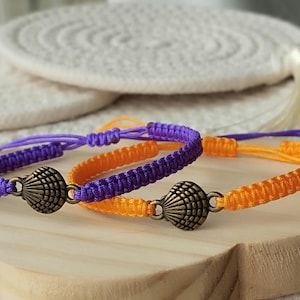 Camino de Santiago macrame bracelet with scallop shell symbol