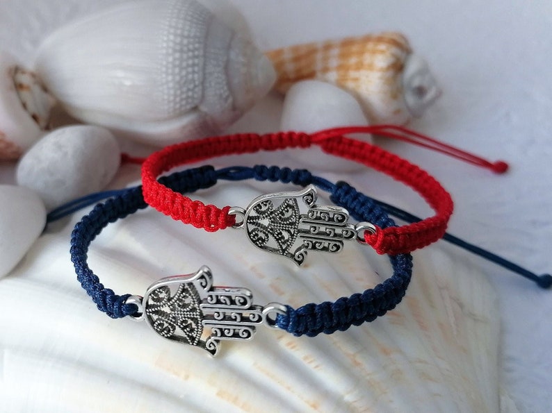 Hamsa
red
navy