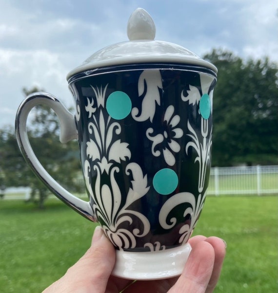 Personalized Tea Cup with loose tea insert and lid - Black and white  Design - choose name.