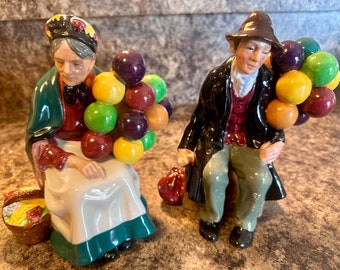 Vintage Royal Doulton « The Old Balloon Seller » Figures homme et femme - Paire