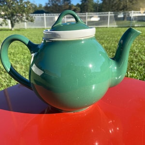 Vintage Hall Tea Pot - 1950s Hall Teapot - Green Teapot - Rare Teapot with strainer
