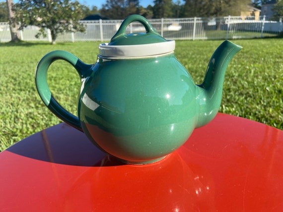 Vintage Hall Tea Pot - 1950s Hall Teapot - Green Teapot - Rare Teapot with strainer