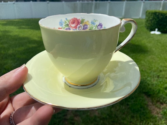 Vintage Royal Grafton English Floral Tea Cup and Saucer Set -  English Tea Party - beautiful set