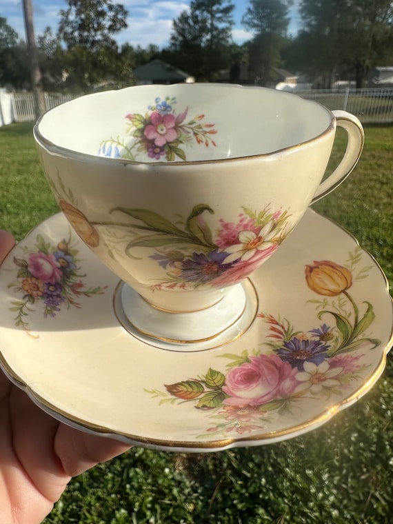 Foley English Vintage Tea cup and Saucer - Floral and TulipFlower - English Tea Party