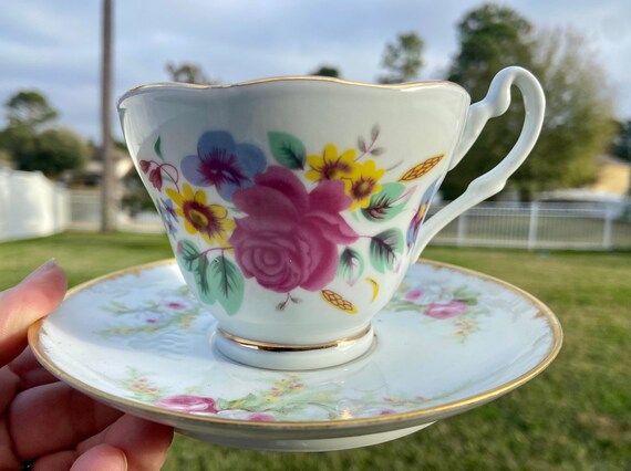 Vintage Floral Tea Cup and Saucer Set -  English Tea Party - beautiful set