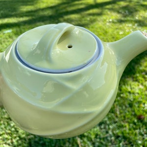 Hall Canary Yellow Tea Pot - perfect condition- great for collecting and tea parties - English tea pot