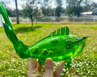 Poisson vert vintage des années 60 soufflé à la main - trouvaille unique