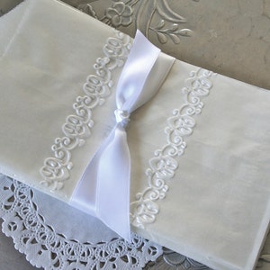 25 Glassine Bags Elegantly Embossed