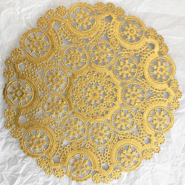 100 Medallion 8" Doilies, GOLD Foil, Invitation Wraps, wedding party decor