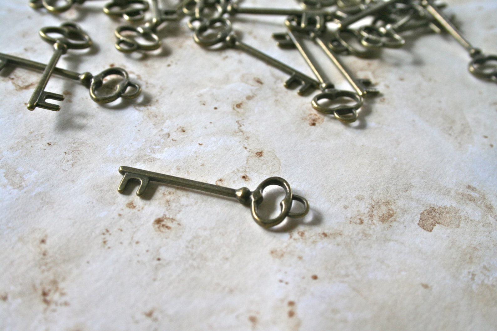 15 Small Classic Skeleton Keys - Etsy