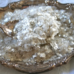 Fine Mica Flakes: Silvery Craft Glitter for Body, Soap, Slime