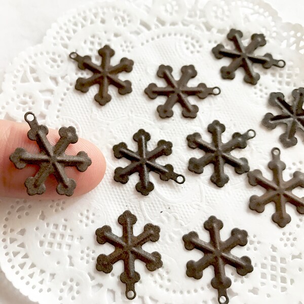 Rusty Snowflake Charms, 3/4"