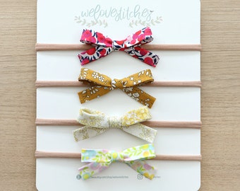 Noeud de cheveux Liberty of london - bandeau printanier en liberty - bandeau floral printanier - noeud d'écolière floral - bandeau pour bébé - bandeau pour bébé