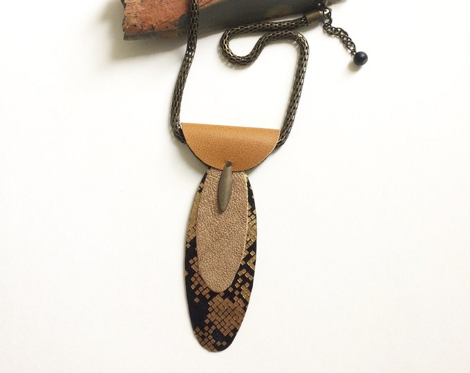 Geometric leather and paper pendant necklace - boho brass necklace - tribal inspire jewelry