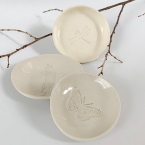 Set of 3 ceramic jewelry dish, dragonfly ring older, nature trinket dish, home decor ceramic plate, housewarming rustic ceramic gift image 3
