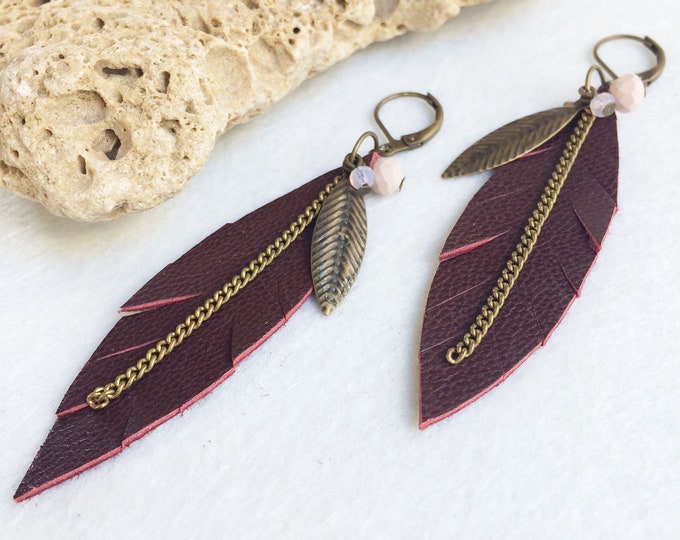 Leather feather earrings - bohemian earrings - antique brass earrings
