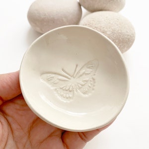 Set of 3 ceramic jewelry dish, dragonfly ring older, nature trinket dish, home decor ceramic plate, housewarming rustic ceramic gift image 4