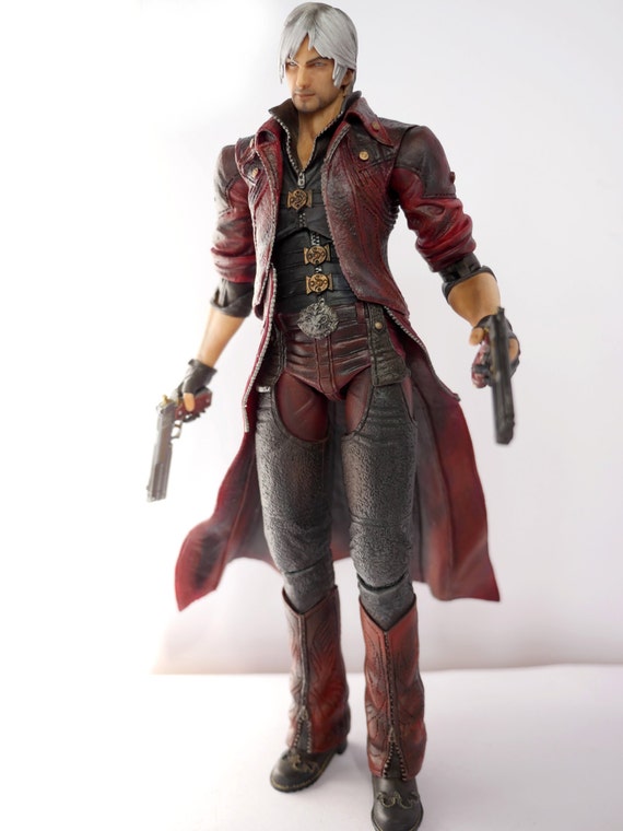 Devil May Cry 4 Nero Play Arts Kai Action Figure