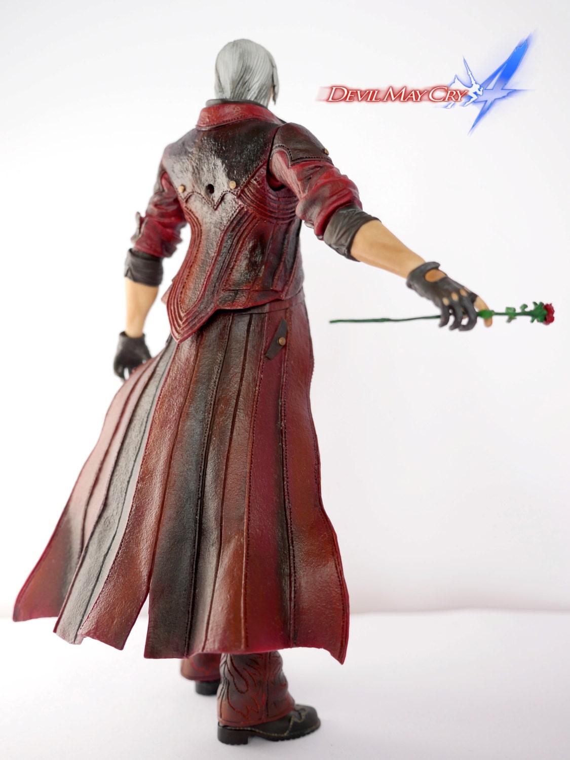 Angels and Summer: Play Arts Kai Dante - Devil May Cry 4 Review