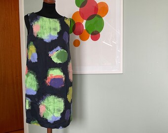 Marimekko A-Linien Kleid: Dunkelgrau mit Bunten Punkten, Finnland