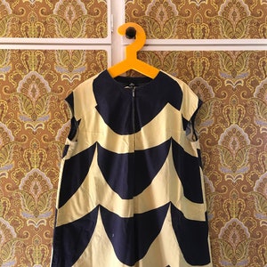 Vintage Marimekko waves dress / 1960s Finland Scandinavia / Fits Small - Medium / Yellow Black Bumblebee A-line