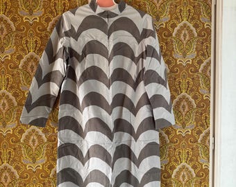 Sällsynt Vintage Marimekko Laine Klänning | Annika Rimala 1965 | 1960-tals grått och vitt | Storlek 42 | Finland