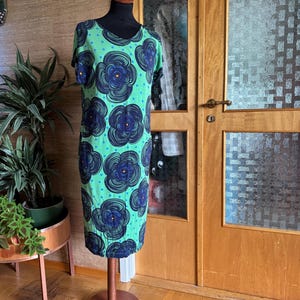 Marimekko jurk van viscose met bloemen: Finland-Scandinavisch design, zakken