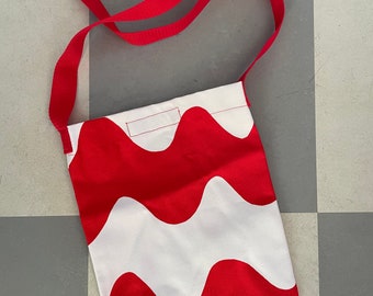 Vintage Marimekko Cotton Hand Bag / Finland / Red and White waves