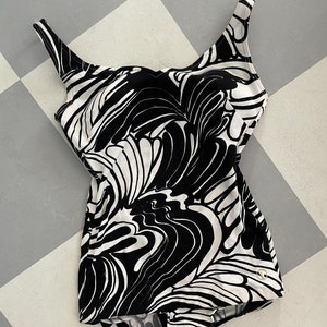 Vintage Swimsuit / Medium - Large / 1960 - 70s retro One Piece