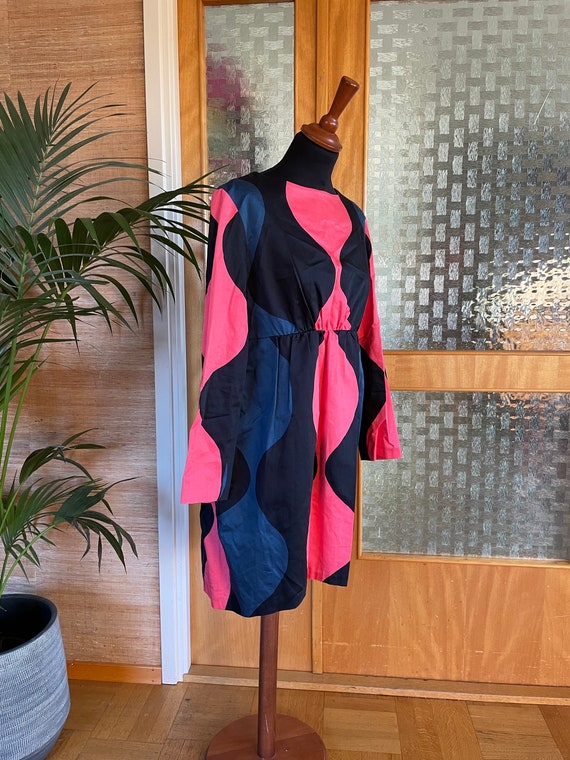 Vintage Marimekko Dress / Pink Blue Black / size … - image 2