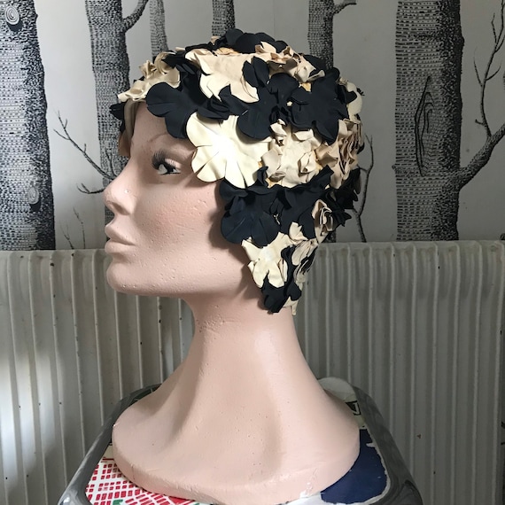 Amazing black&white floral swim cap hat / 1950-60