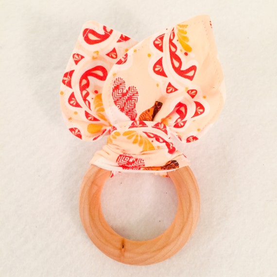 Maple Teething Ring/Fabric Ear Combo in Busy Bees (Coral)