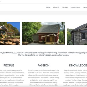 K&ouml;nnte beinhalten: Website-Startseite von PerryBuilt Homes, einem Unternehmen f&uuml;r Wohndesign und -bau. Die Seite zeigt ein Logo, eine Navigation und Bilder von H&auml;usern. Der Text enth&auml;lt die Mission des Unternehmens und Beschreibungen seiner Dienstleistungen, einschlie&szlig;lich Renovierung.