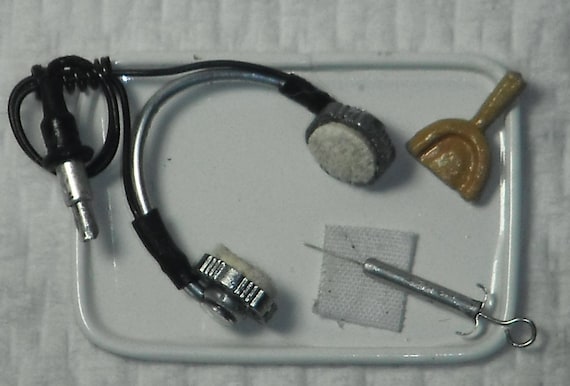 Dollhouse miniature handcrafted bloody cloth medical tray with tools 1//12th