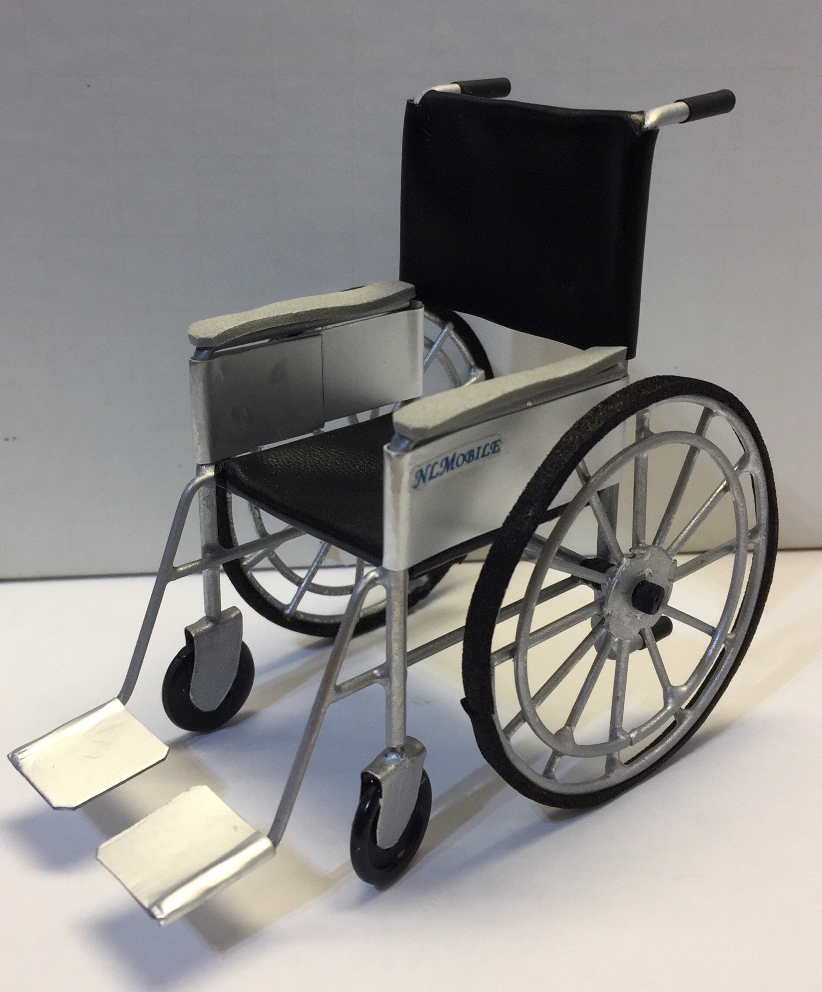 ドイツ　ミニチュア人形劇場 ミニチュア家具『1/12スケール又は1/6スケール小さな観葉植物2