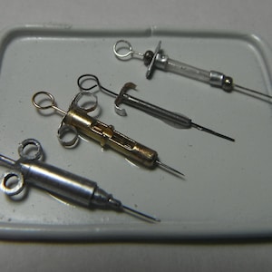 Dollhouse miniature handcrafted Medical Surgical needle tray 1/12th scale Syringe