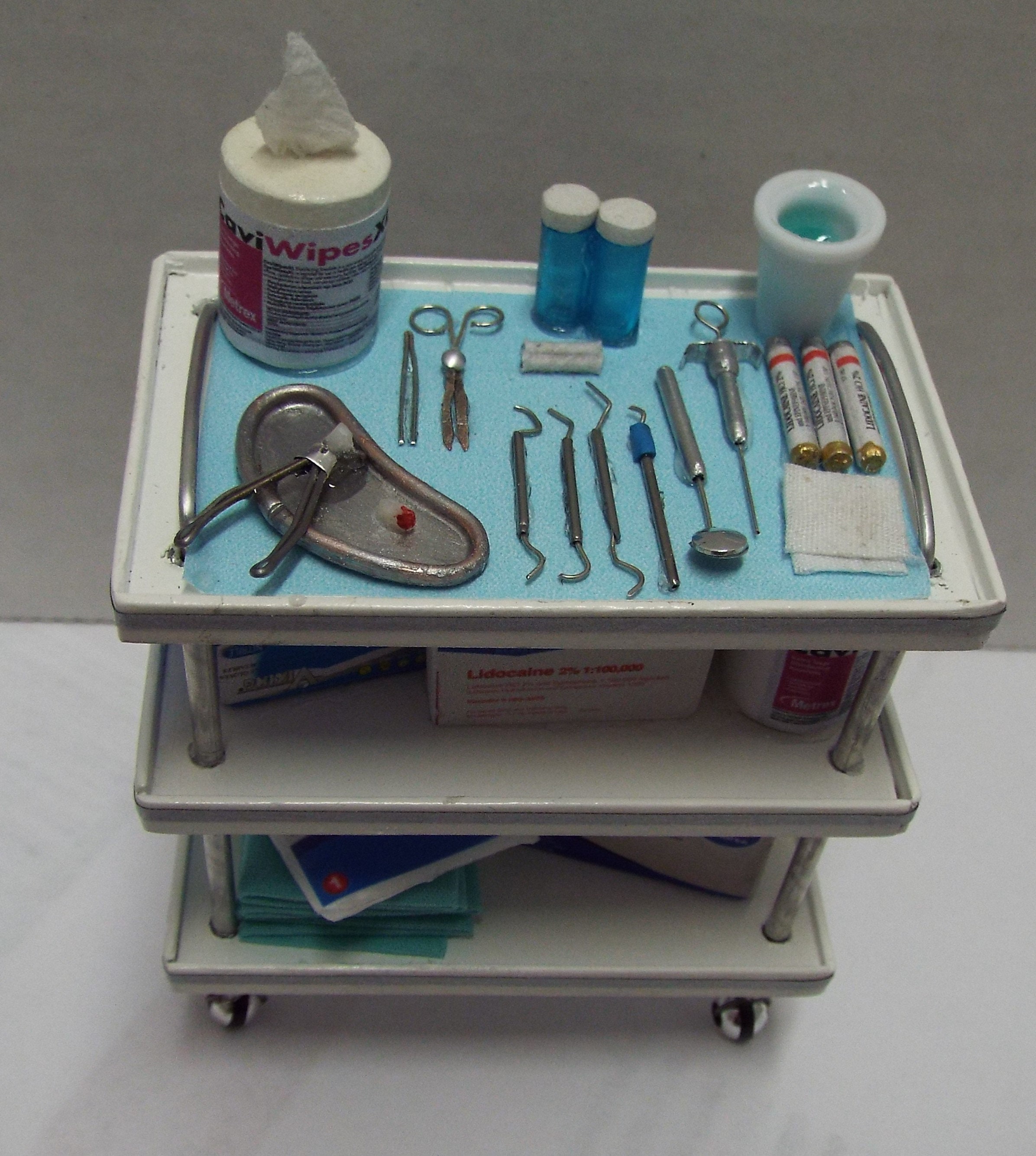 Casa delle bambole miniatura artigianale ospedale medico argento letto Casa delle bambole miniatura artigianale ospedale medico argento letto