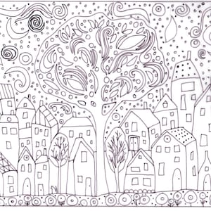 Puede incluir: Dibujo lineal en blanco y negro de una escena de pueblo caprichosa. La obra de arte presenta casas estilizadas, árboles y un gran árbol en el centro. El cielo está lleno de remolinos, puntos y una luna creciente. El nombre y la fecha del artista están en la esquina inferior izquierda.