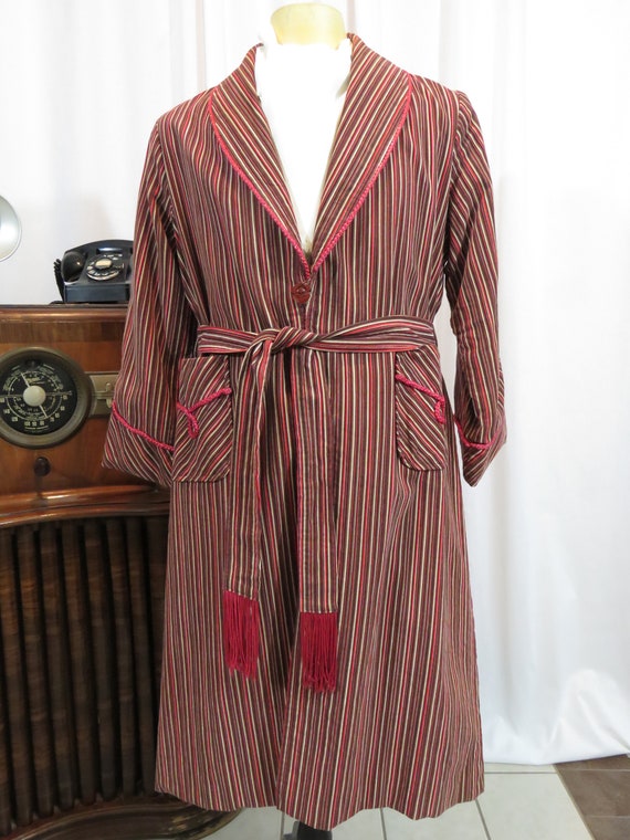 Amazing original 1930's or 1940's smokng robe, lou