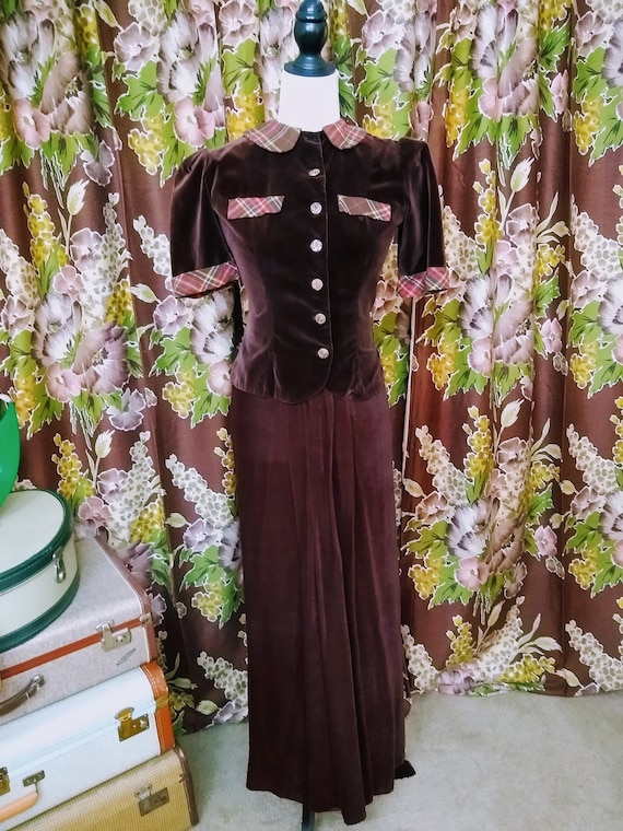 1940s velvet 2 piece set.