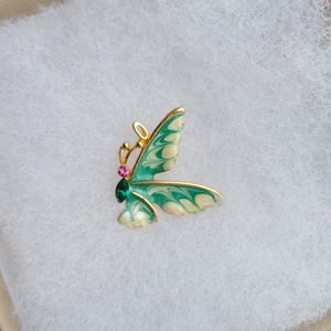 Goldtone Green and White Enamel Butterfly Hat/Lapel Pin